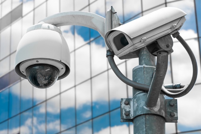 Quais são as características especiais das câmeras CCTV?
